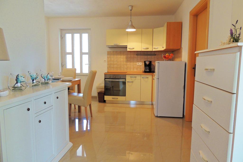 Private Accommodation Kirincic Vrh  Exterior foto