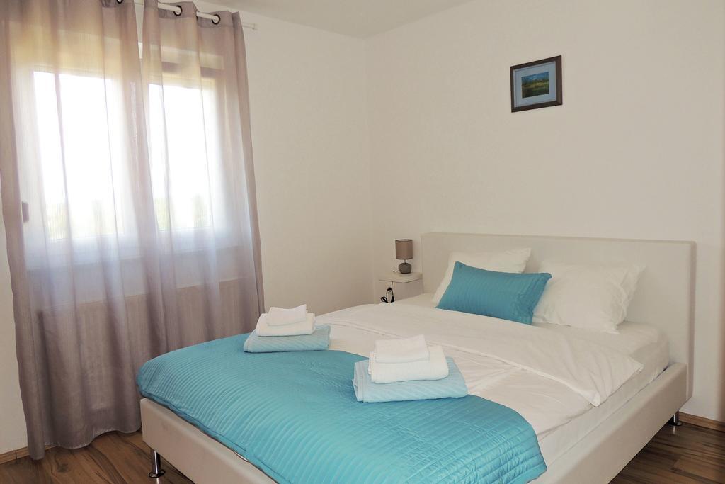 Private Accommodation Kirincic Vrh  Exterior foto