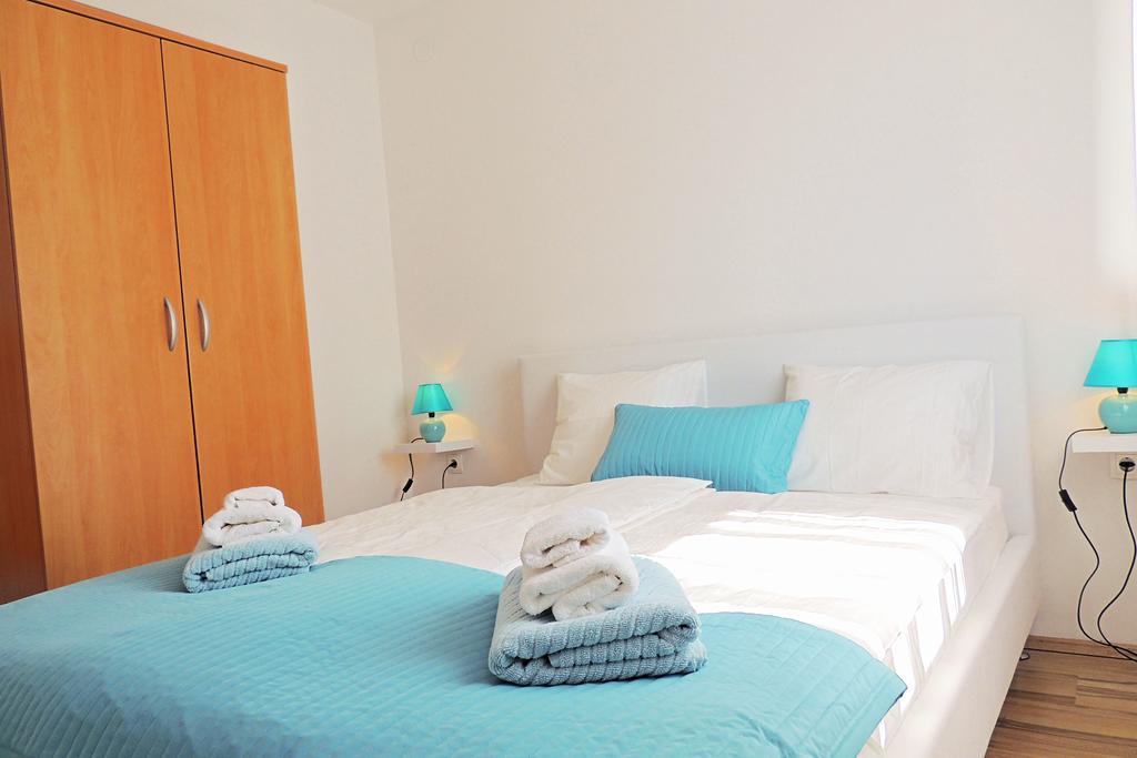 Private Accommodation Kirincic Vrh  Exterior foto